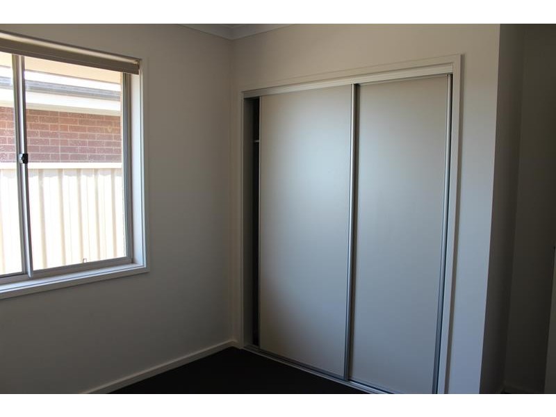 23 Hanrahan St, Hamilton Valley NSW 2641