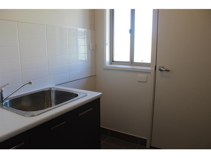 23 Hanrahan St, Hamilton Valley NSW 2641