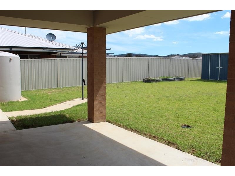 23 Hanrahan St, Hamilton Valley NSW 2641