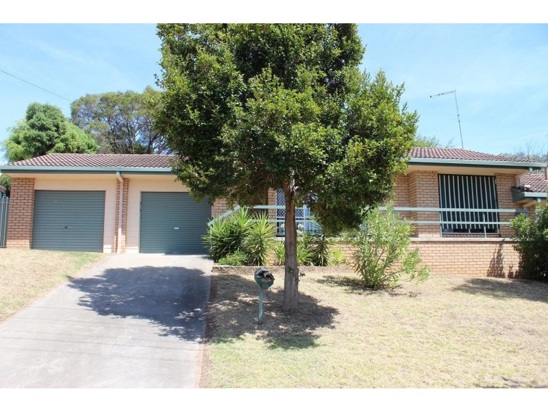 8 Karl Court, Lavington NSW 2641