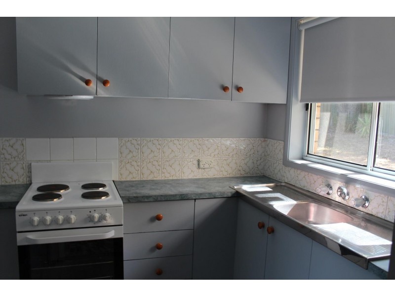 8 Karl Court, Lavington NSW 2641