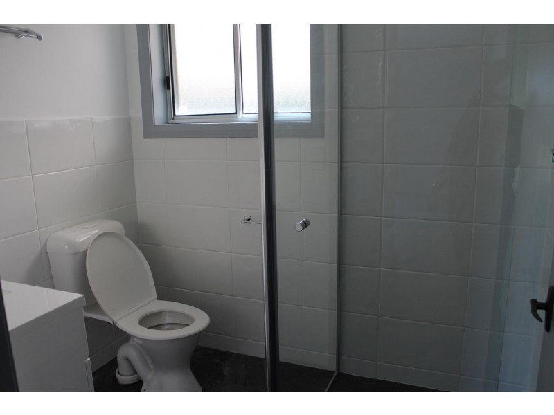 8 Karl Court, Lavington NSW 2641