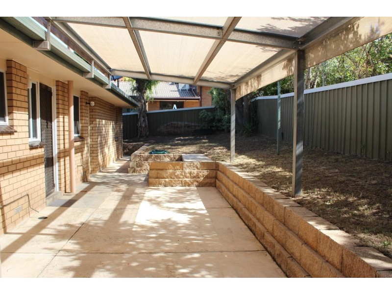 8 Karl Court, Lavington NSW 2641