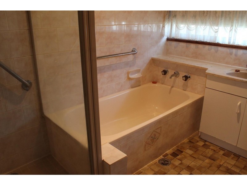 18 Conmurra Way, Springdale Heights NSW 2641