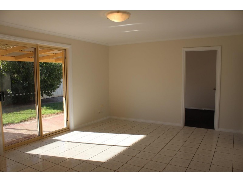 677 Centaur Road, Hamilton Valley NSW 2641