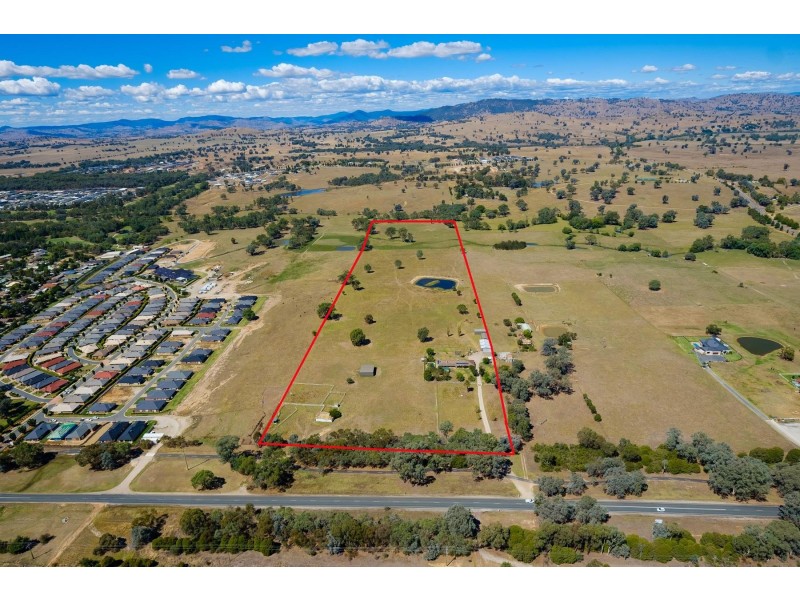 64 Table Top Road, Thurgoona NSW 2640