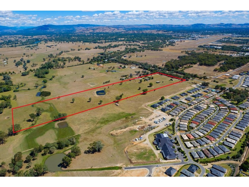 64 Table Top Road, Thurgoona NSW 2640