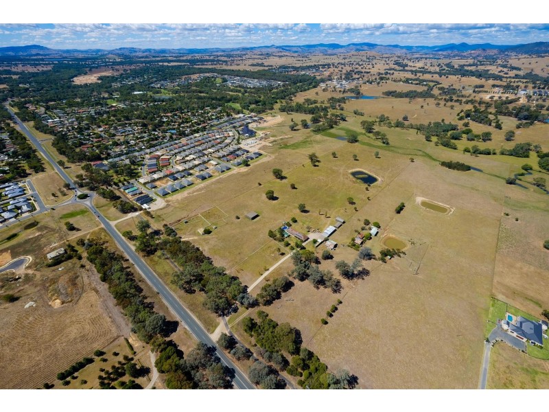 64 Table Top Road, Thurgoona NSW 2640