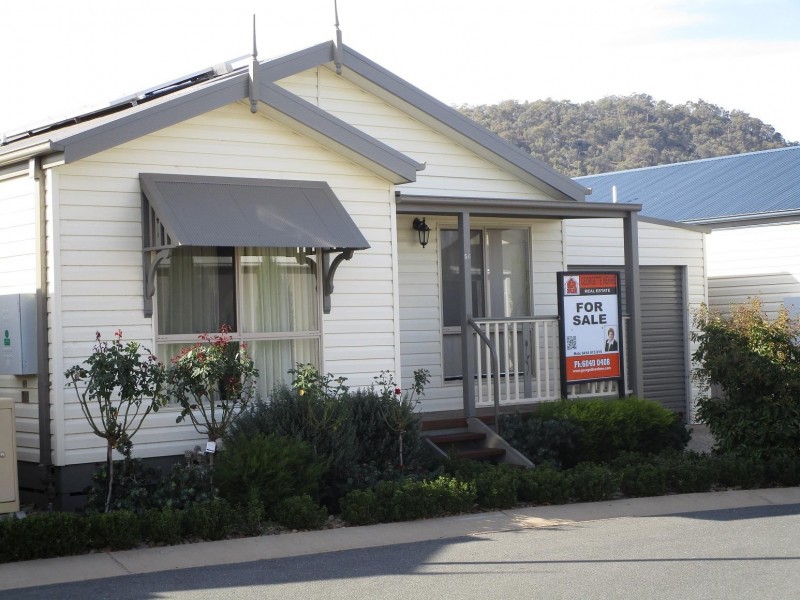 56/639 Kemp Street, Lavington NSW 2641