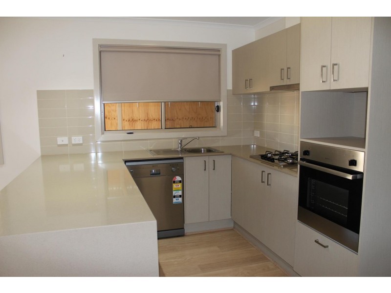 56/639 Kemp Street, Lavington NSW 2641