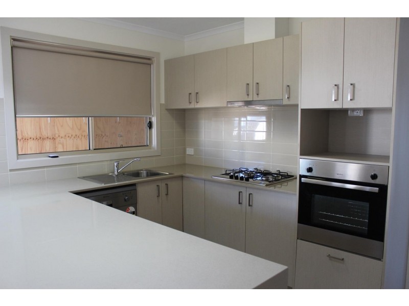 56/639 Kemp Street, Lavington NSW 2641