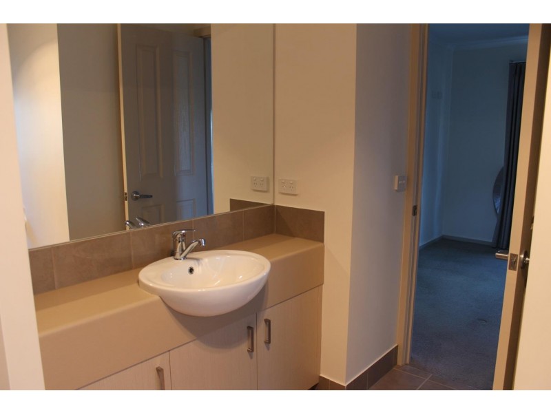 56/639 Kemp Street, Lavington NSW 2641