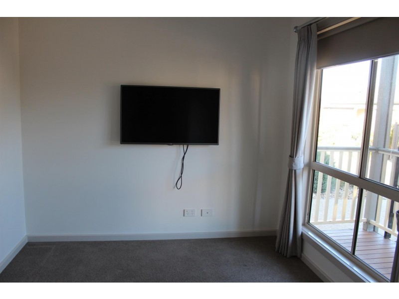 56/639 Kemp Street, Lavington NSW 2641