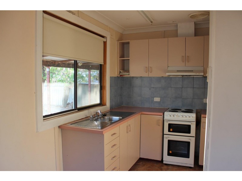 317 Wahroonga Road, Lavington NSW 2641