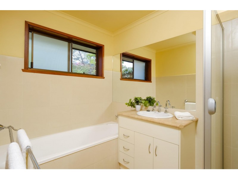 359 Woodstock Court, East Albury NSW 2640