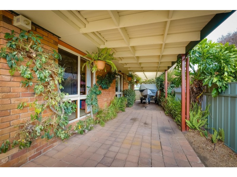 359 Woodstock Court, East Albury NSW 2640