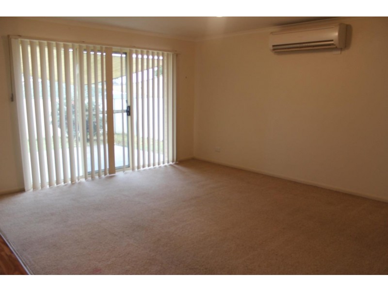 63 Kurrajong Crescent, West Albury NSW 2640