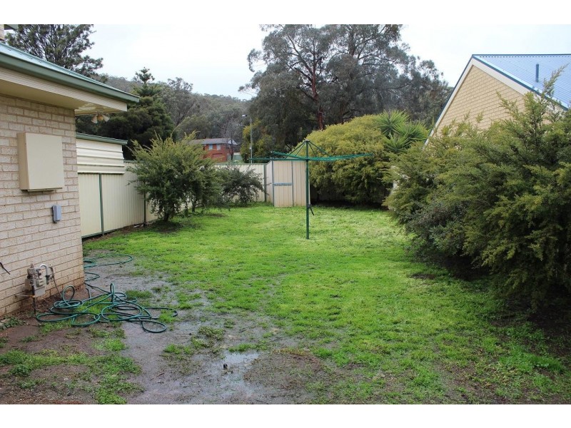 63 Kurrajong Crescent, West Albury NSW 2640