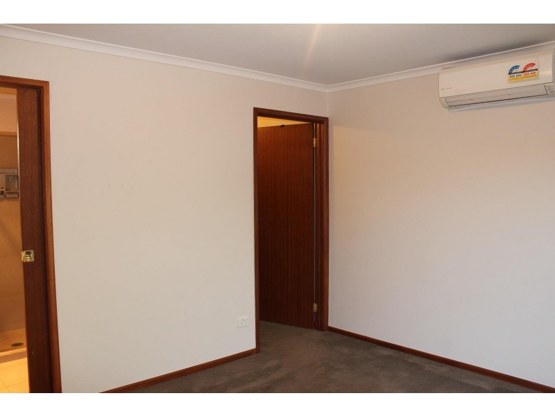 4 Benn Crescent, West Albury NSW 2640