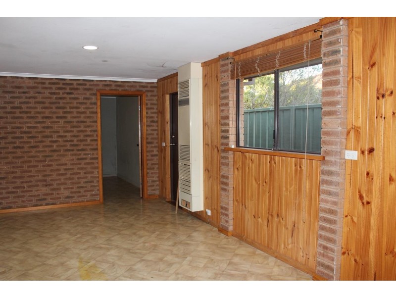 4 Benn Crescent, West Albury NSW 2640