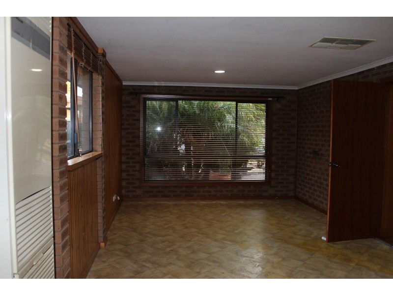 4 Benn Crescent, West Albury NSW 2640