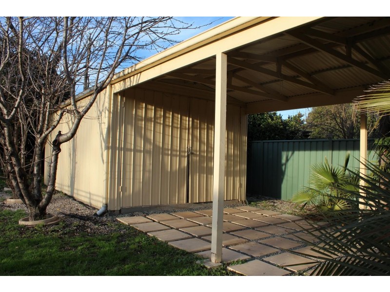 4 Benn Crescent, West Albury NSW 2640