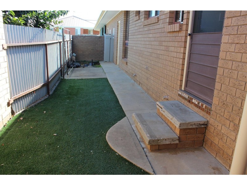 1/572 Mair Street, Lavington NSW 2641