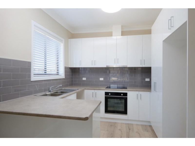 1/399 Dick Road, Lavington NSW 2641