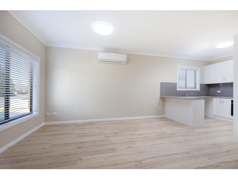 1/399 Dick Road, Lavington NSW 2641