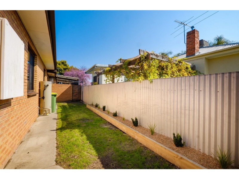 1/399 Dick Road, Lavington NSW 2641