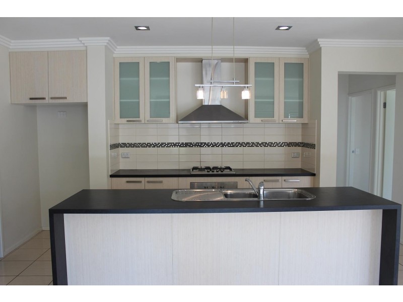 25 Kurrajong Crescent, West Albury NSW 2640