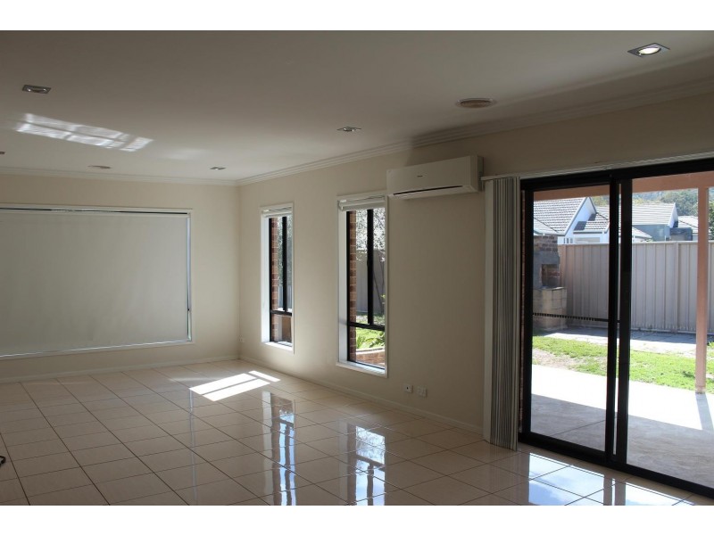 25 Kurrajong Crescent, West Albury NSW 2640