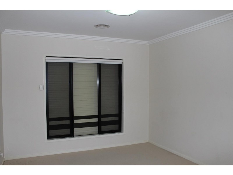 25 Kurrajong Crescent, West Albury NSW 2640