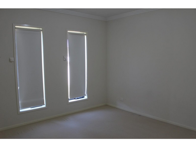 25 Kurrajong Crescent, West Albury NSW 2640