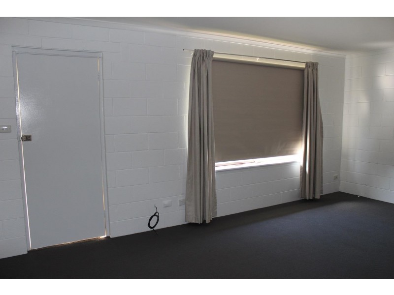 2/196 Plummer Street, South Albury NSW 2640