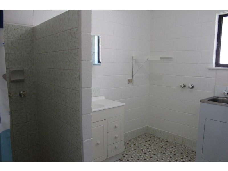 2/196 Plummer Street, South Albury NSW 2640