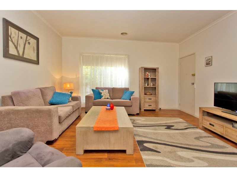 2/577 Webb Street Street, Lavington NSW 2641