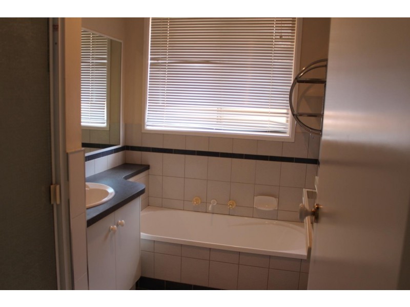 14 Bullara Court, Springdale Heights NSW 2641