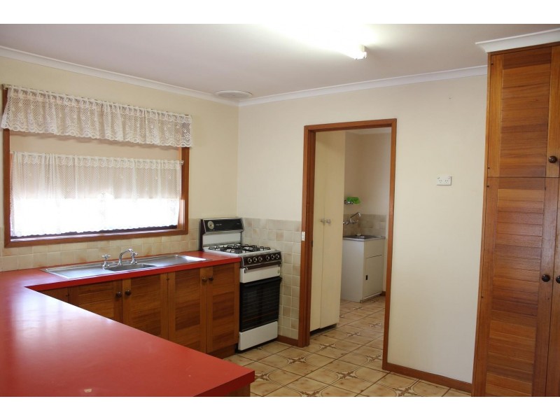 4/379 Parnall Street, Lavington NSW 2641