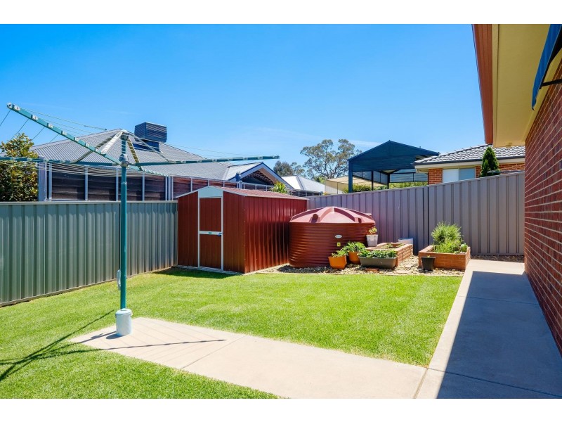 54 Honeyeater Circuit, Thurgoona NSW 2640