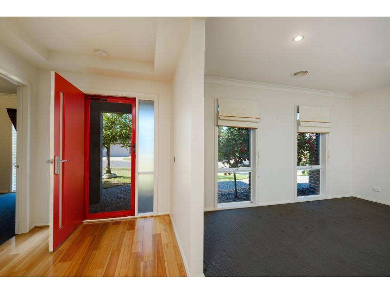 17 Treecreeper Street, Thurgoona NSW 2640