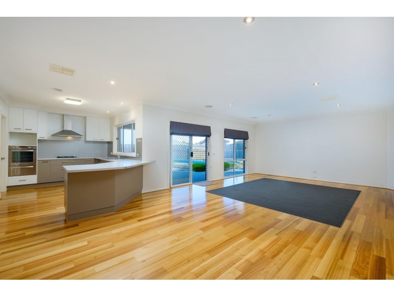 17 Treecreeper Street, Thurgoona NSW 2640
