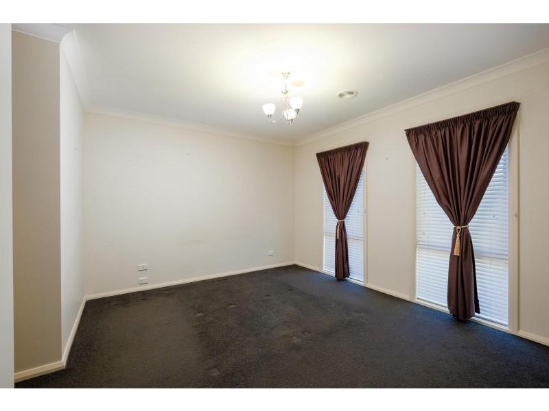 17 Treecreeper Street, Thurgoona NSW 2640