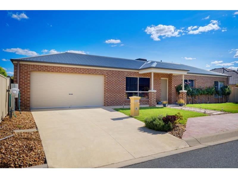 7 Cobby Court, Lavington NSW 2641