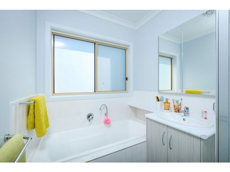 7 Cobby Court, Lavington NSW 2641