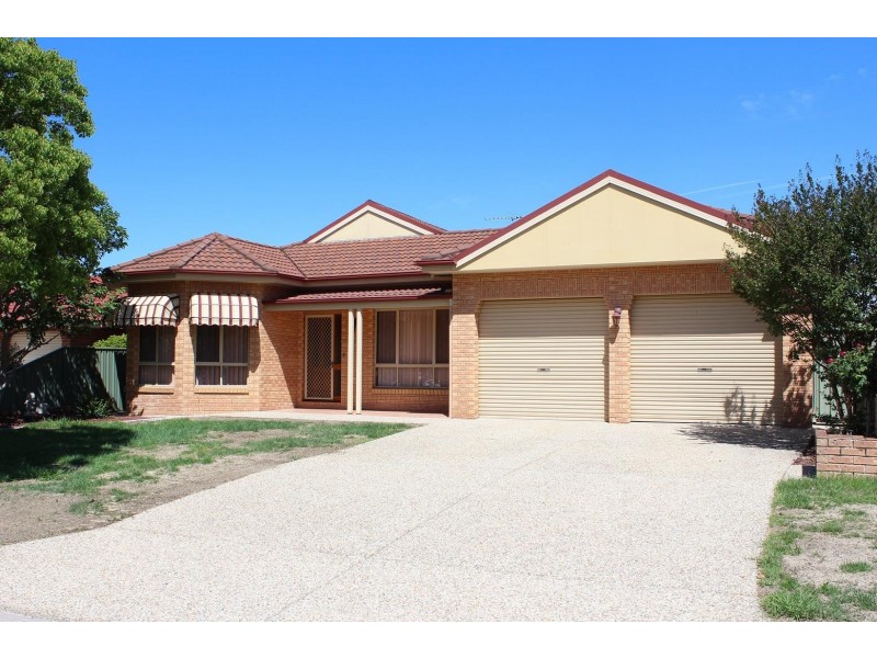549 Iluka Crescent, Lavington NSW 2641