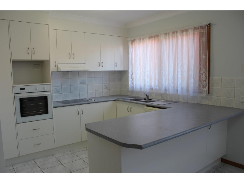 549 Iluka Crescent, Lavington NSW 2641