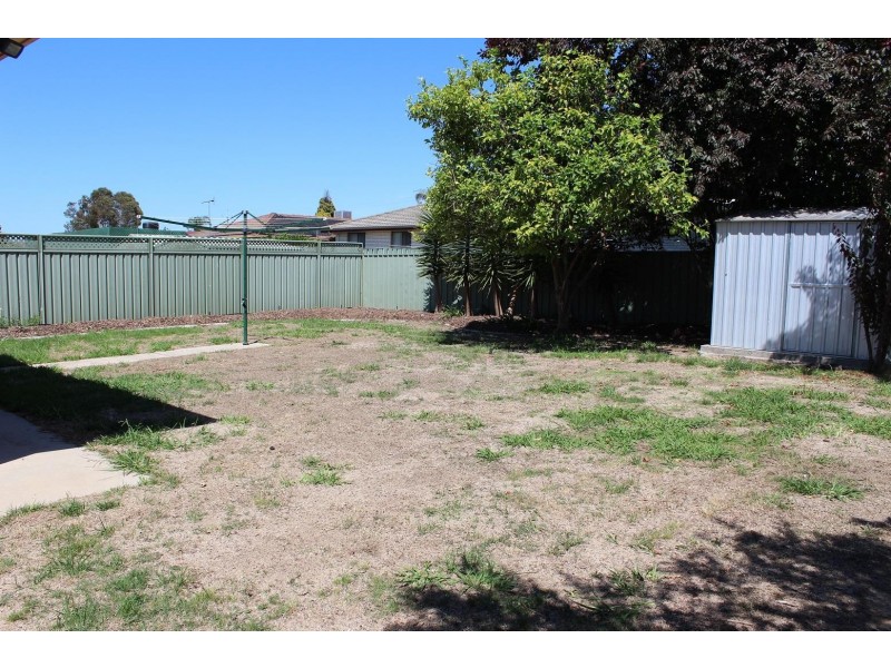 549 Iluka Crescent, Lavington NSW 2641