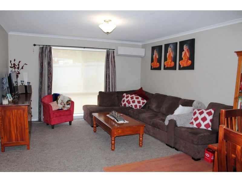 2/46 La Fontaine Avenue, Lavington NSW 2641