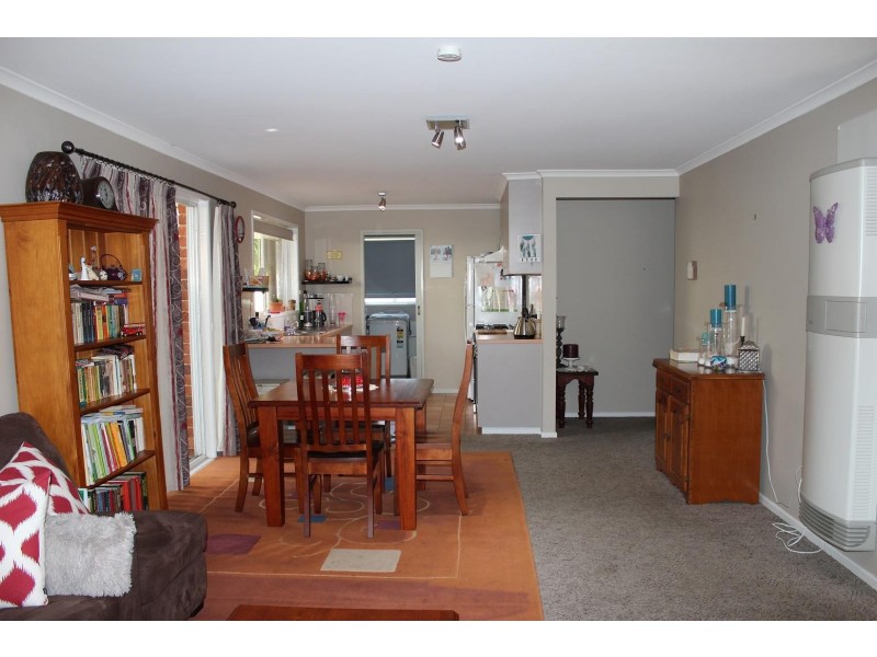 2/46 La Fontaine Avenue, Lavington NSW 2641